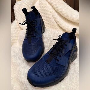 Nike Men's Blue and Black Athletic Shoes